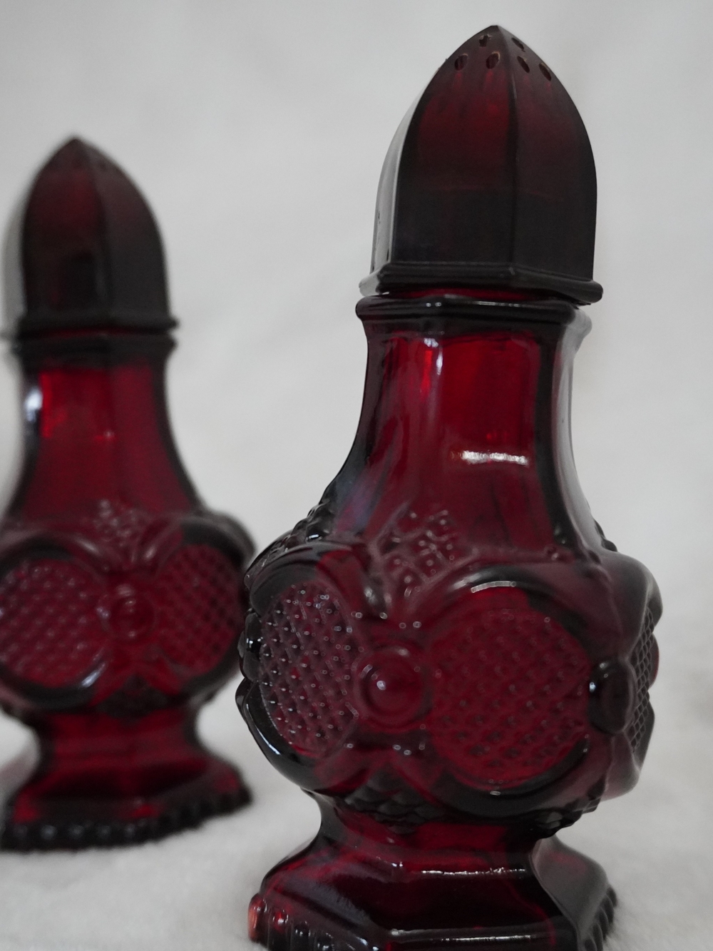 Vintage Avon 1876 Cape Cod Ruby Red Glass Salt & Pepper Shakers | Victorian